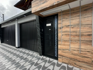 Casa de Condomínio  em Praia Grande