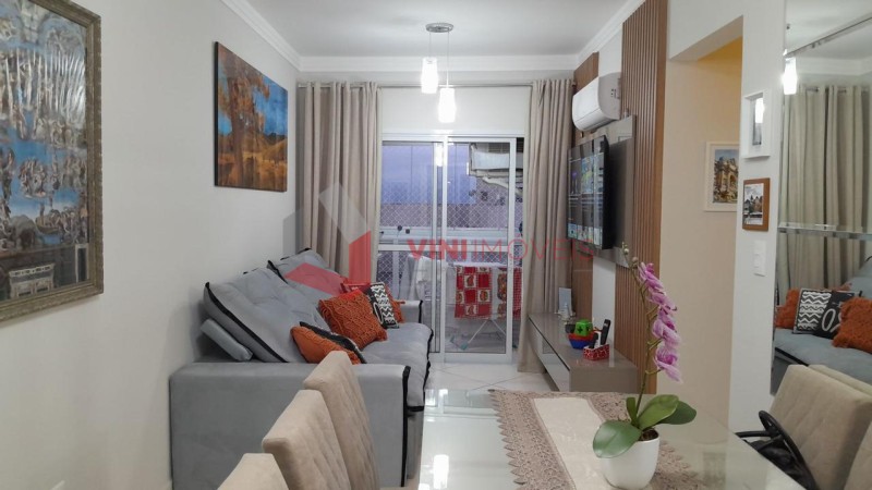 Apartamento em Vila Tupi