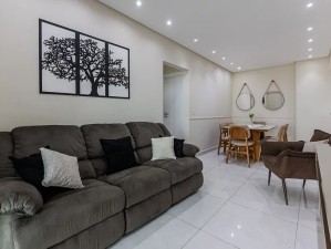 Apartamento em Vila Tupi